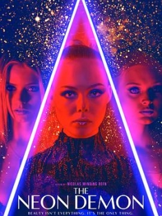 霓虹恶魔 / Neon démon / The.Neon.Demon.2016.2160p.BluRay.x265.10bit.SDR.DTS-HD.MA.5.1-SWTYBLZ