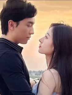 短剧《重生后我被总裁宠上天》(全集) 网盘在线观看